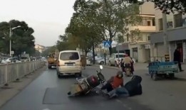 象园高架桥爆料事故视频,惊心动魄瞬间直击现场