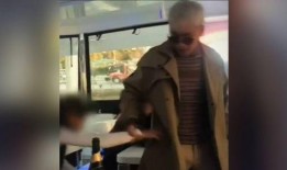 女子爆料男团成员视频播放,引发网友热议