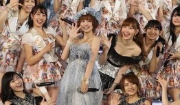 日本明星合影爆料视频播放,揭秘明星私下聚会瞬间