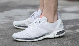 安踏最新爆料跑鞋是哪款,揭秘全新跑鞋款型，领跑时尚潮流！”