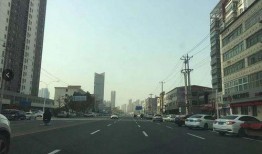 网友爆料高速路口视频播放,高速路口惊现视频播放，真相令人咋舌！